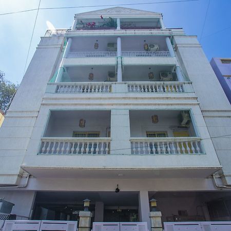 Oyo 23360 White Bricks Inn بنغالور المظهر الخارجي الصورة